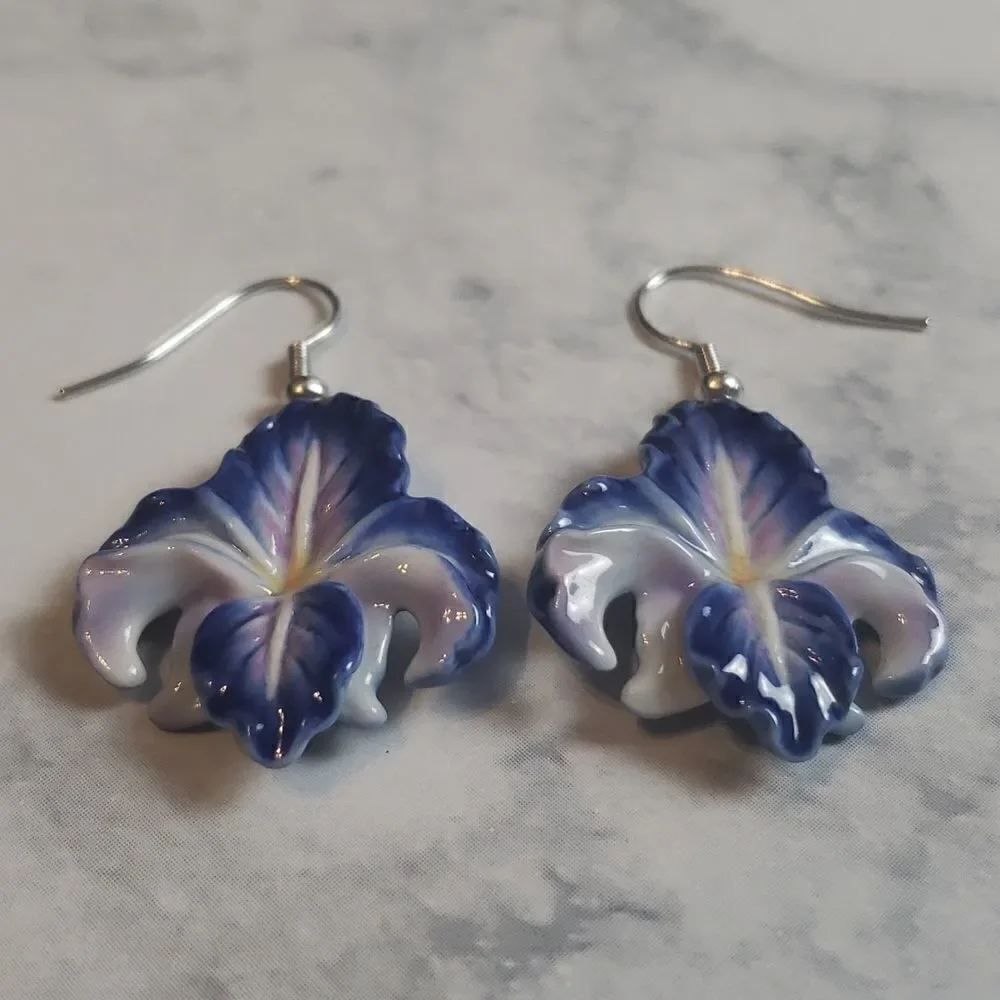 Franz‎ Porcelain Blue Iris Flower Rhodium Plated Brass Porcelain Necklace
